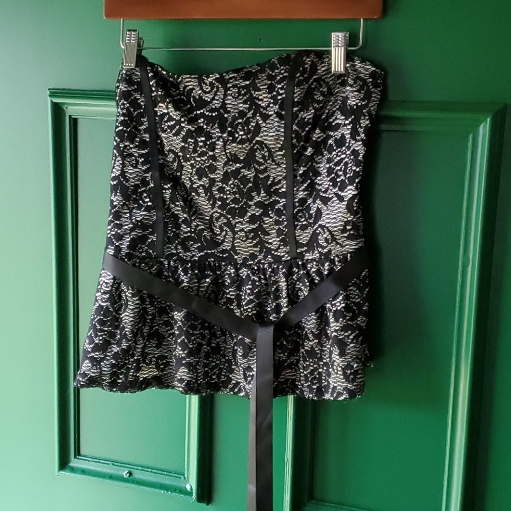 Strapless Black lace look top